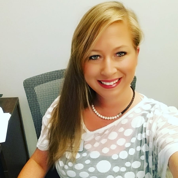 Meet your Posher, Carrie - Picture 1 of 1